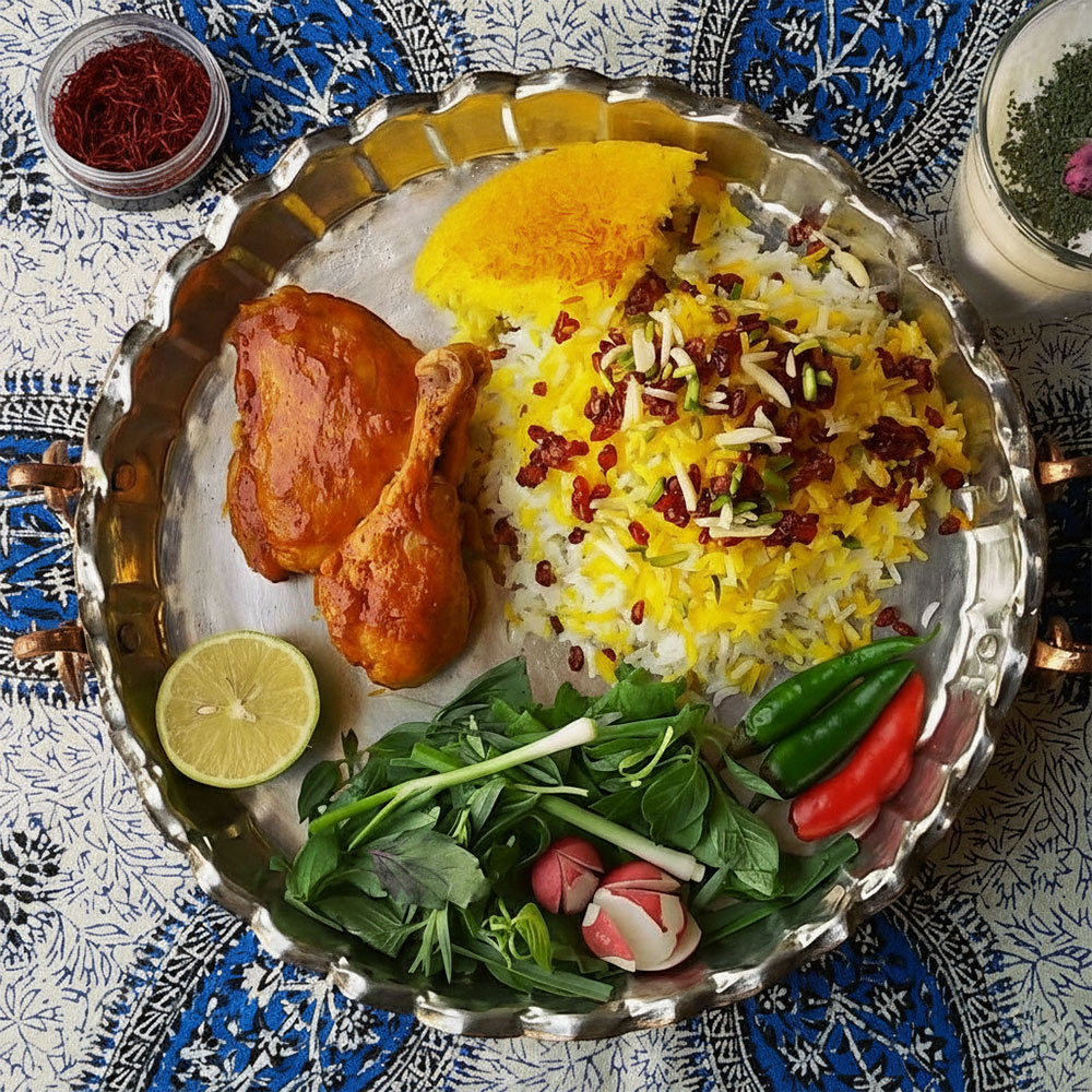 Elegante Perzische Zereshk Polo met kip, berberisbessen en pistachenoten